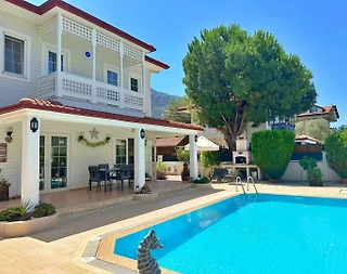 Fethiye Ölüdeniz'de Elverişli Konumda, Özel Havuzlu, 3+1 Villa - 1