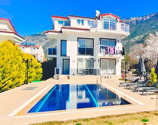 Fethiye Ölüdeniz'de Elverişli Konumda, Özel Havuzlu, 4+1 Villa - 1
