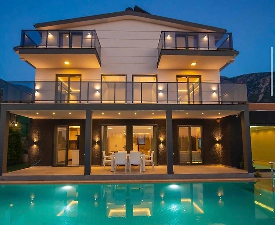 Fethiye Ölüdeniz'de Elverişli Konumda, Özel Havuzlu, 7 Kişilik Villa - 1