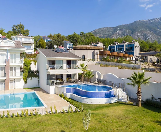 Fethiye Ölüdeniz'de Elverişli Konumda, Özel Havuzlu, Dubleks Villa - 1