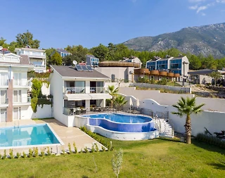 Fethiye Ölüdeniz'de Elverişli Konumda, Özel Havuzlu, Dubleks Villa - 1