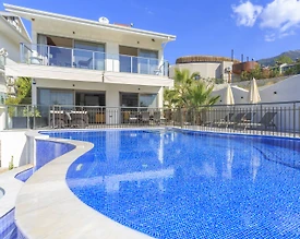 Fethiye Ölüdeniz'de Elverişli Konumda, Özel Havuzlu, Dubleks Villa - 2