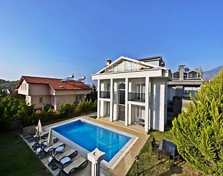 Fethiye Ölüdeniz'de Elverişli Konumda, Özel Havuzlu, Konforlu Villa - 1