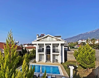 Fethiye Ölüdeniz'de Elverişli Konumda, Özel Havuzlu, Konforlu Villa - 2