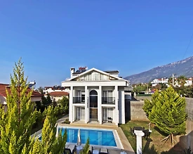 Fethiye Ölüdeniz'de Elverişli Konumda, Özel Havuzlu, Konforlu Villa - 2