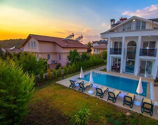 Fethiye Ölüdeniz'de Elverişli Konumda, Özel Havuzlu, Konforlu Villa - 3