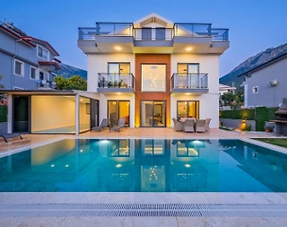 Fethiye Ölüdeniz'de Elverişli Konumda, Özel Havuzlu, Modern Villa - 1
