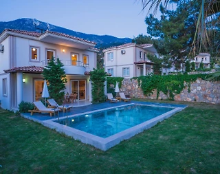 Fethiye Ölüdeniz'de Ferah Bahçe İçerisinde, Özel Havuzlu, 3+1 Villa - 1