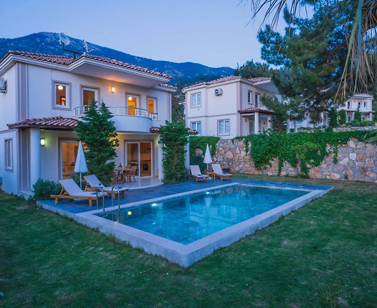 Fethiye Ölüdeniz'de Ferah Bahçe İçerisinde, Özel Havuzlu, 3+1 Villa - 1