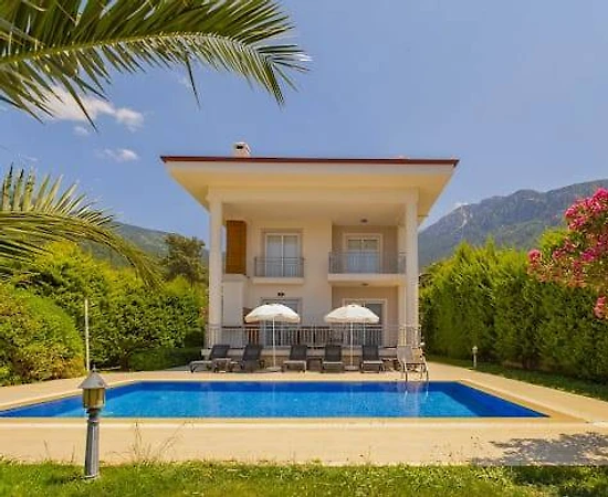 Fethiye Ölüdeniz'de Ferah Bahçe İçerisinde, Özel Havuzlu, 4+1 Villa - 1