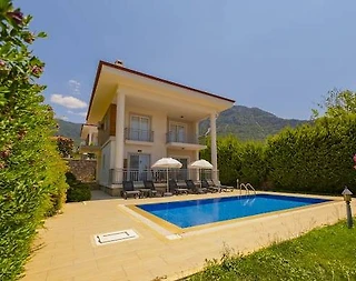 Fethiye Ölüdeniz'de Ferah Bahçe İçerisinde, Özel Havuzlu, 4+1 Villa - 2