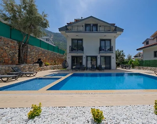 Fethiye Ölüdeniz'de Geniş Ailelere Uygun, Özel Havuzlu, 4+1 Villa - 2