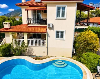 Fethiye Ölüdeniz'de Geniş Ailelere Uygun, Özel Havuzlu, 4+1 Villa - 1