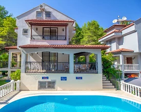 Fethiye Ölüdeniz'de Geniş Ailelere Uygun, Özel Havuzlu, 5+1 Villa - 3