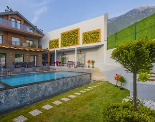 Fethiye Ölüdeniz'de Geniş Ailelere Uygun, Özel Havuzlu, Bahçeli Villa - 1