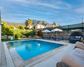 Fethiye Ölüdeniz'de Geniş Ailelere Uygun, Özel Havuzlu, Geniş Villa - 2