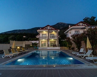 Fethiye Ölüdeniz'de Geniş Ailelere Uygun, Özel Havuzlu, Kiralık Villa - 1
