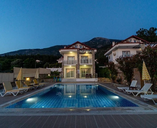 Fethiye Ölüdeniz'de Geniş Ailelere Uygun, Özel Havuzlu, Kiralık Villa - 1