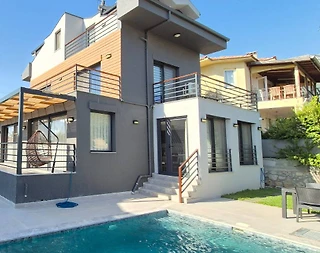 Fethiye Ölüdeniz'de Geniş Ailelere Uygun, Özel Havuzlu, Kiralık Villa - 5