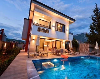Fethiye Ölüdeniz'de Geniş Ailelere Uygun, Özel Havuzlu, Konforlu Villa - 2