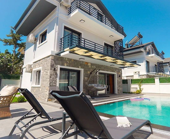 Fethiye Ölüdeniz'de Geniş Ailelere Uygun, Özel Havuzlu, Konforlu Villa - 1