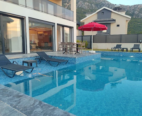 Fethiye Ölüdeniz'de Geniş Ailelere Uygun, Özel Havuzlu, Lüks Villa - 1
