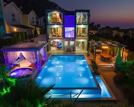 Fethiye Ölüdeniz'de Geniş Ailelere Uygun, Özel Havuzlu, Lüks Villa - 2