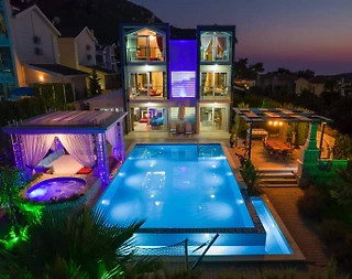 Fethiye Ölüdeniz'de Geniş Ailelere Uygun, Özel Havuzlu, Lüks Villa - 2