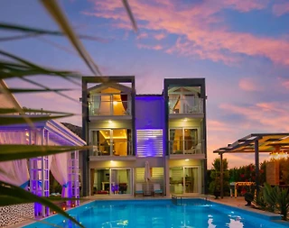 Fethiye Ölüdeniz'de Geniş Ailelere Uygun, Özel Havuzlu, Lüks Villa - 1