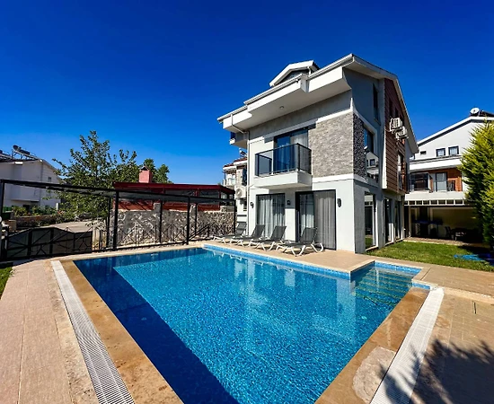 Fethiye Ölüdeniz'de Geniş Ailelere Uygun, Özel Havuzlu, Lüks Villa - 1