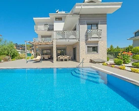 Fethiye Ölüdeniz'de Geniş Ailelere Uygun, Özel Havuzlu, Modern Villa - 2