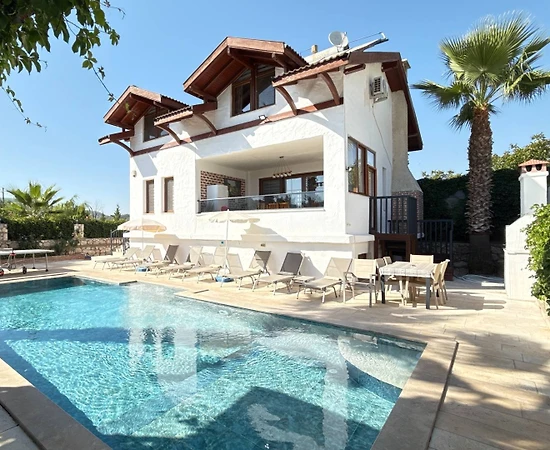 Fethiye Ölüdeniz'de Geniş Ailelere Uygun, Özel Havuzlu, Nezih Villa - 1