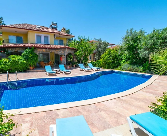 Fethiye Ölüdeniz'de Merkezi Konumda, Özel Havuzlu, Kiralık Villa - 1