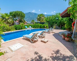 Fethiye Ölüdeniz'de Merkezi Konumda, Özel Havuzlu, Şık Villa - 3