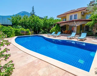Fethiye Ölüdeniz'de Merkezi Konumda, Özel Havuzlu, Şık Villa - 4