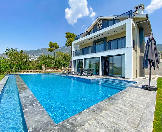 Fethiye Ölüdeniz'de Geniş Ailelere Uygun, Özel Havuzlu, Kiralık Villa - 1