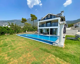 Fethiye Ölüdeniz'de Geniş Ailelere Uygun, Özel Havuzlu, Kiralık Villa - 2