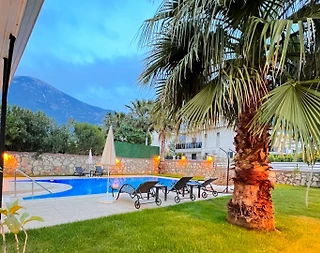 Fethiye Ölüdeniz'de Geniş Alanlara Sahip, Özel Havuzlu, 4+1 Villa - 3