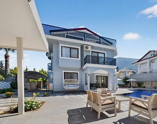 Fethiye Ölüdeniz'de Geniş Alanlara Sahip, Özel Havuzlu, 4+1 Villa - 2