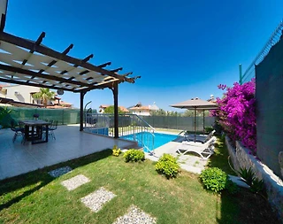 Fethiye Ölüdeniz'de Geniş Alanlara Sahip, Özel Havuzlu, Kiralık Villa - 5