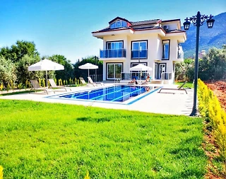 Fethiye Ölüdeniz'de Geniş Alanlara Sahip, Özel Havuzlu, Konforlu Villa - 4
