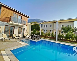 Fethiye Ölüdeniz'de Geniş Alanlara Sahip, Özel Havuzlu, Modern Villa - 1
