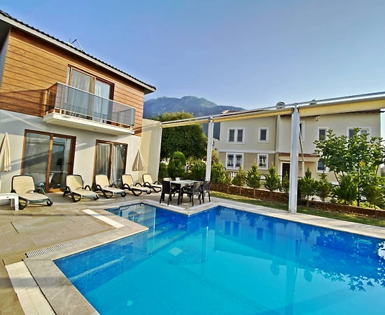 Fethiye Ölüdeniz'de Geniş Alanlara Sahip, Özel Havuzlu, Modern Villa - 1