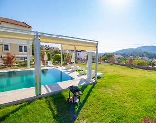 Fethiye Ölüdeniz'de Geniş Alanlara Sahip, Özel Havuzlu, Modern Villa - 2