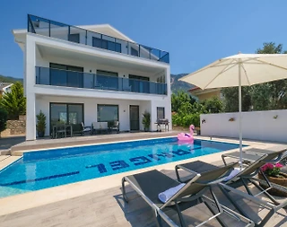 Fethiye Ölüdeniz'de Ferah Alanlara Sahip, Özel Havuzlu, Estetik Villa - 3