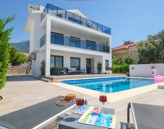 Fethiye Ölüdeniz'de Ferah Alanlara Sahip, Özel Havuzlu, Estetik Villa - 4