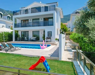 Fethiye Ölüdeniz'de Ferah Alanlara Sahip, Özel Havuzlu, Estetik Villa - 1