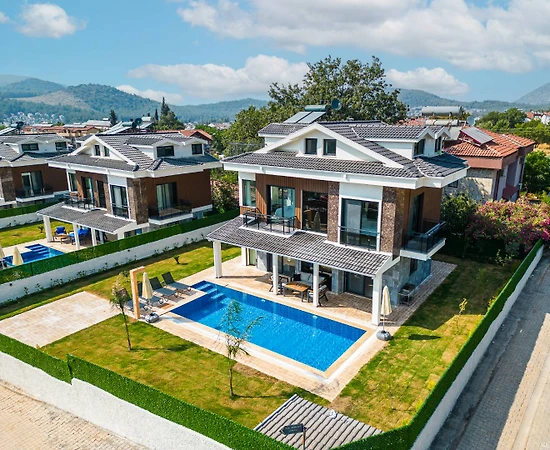 Fethiye Ölüdeniz'de Geniş Bahçe İçerisinde, Özel Havuzlu, 4+1 Villa - 1