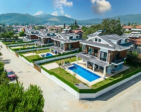Fethiye Ölüdeniz'de Geniş Bahçe İçerisinde, Özel Havuzlu, 4+1 Villa - 2