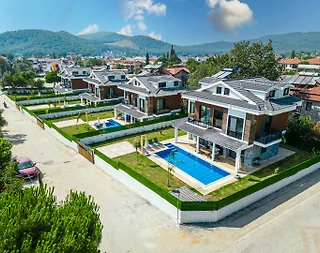 Fethiye Ölüdeniz'de Geniş Bahçe İçerisinde, Özel Havuzlu, 4+1 Villa - 2